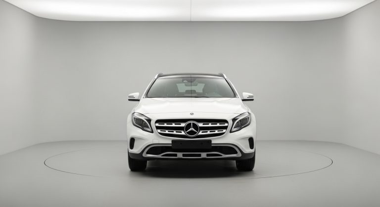 Mercedes’ Smallest SUV Points to a Quiet Change in Compact Luxury