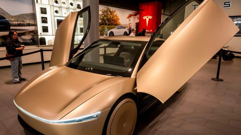 $1.5 Trillion Tesla Valuation Rests On Robotaxi Permit Never Filed—Musk Claims ‘Paranoid About Safety’