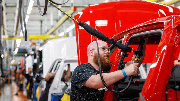 ‘Safest Carmaker’ Recalls 40,323 Fire-Risk SUVs—60-Year Safety Legacy Shattered