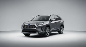 10 Things Drivers Like and 10 They Don’t About the Toyota RAV4