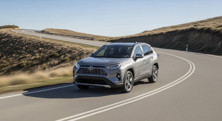 11 SUVs Experts Say Are the Smartest Buys Right Now