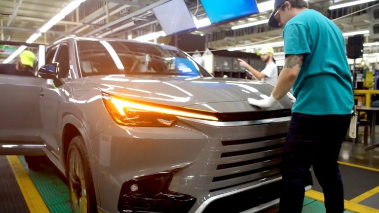 Toyota Forces Highlander Owners Into Unproven EV Platform As Company Discontinues Hybrid
