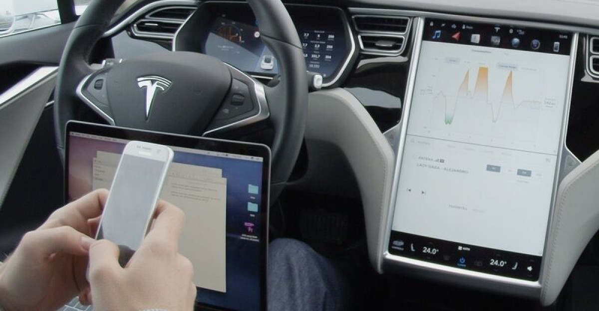Actualit Nouveau coup dur pour Tesla la Chine met brutalement fin l essai gratuit de la condu by Laurent Neto MetteurEnWeb Communication digitale SEO Local