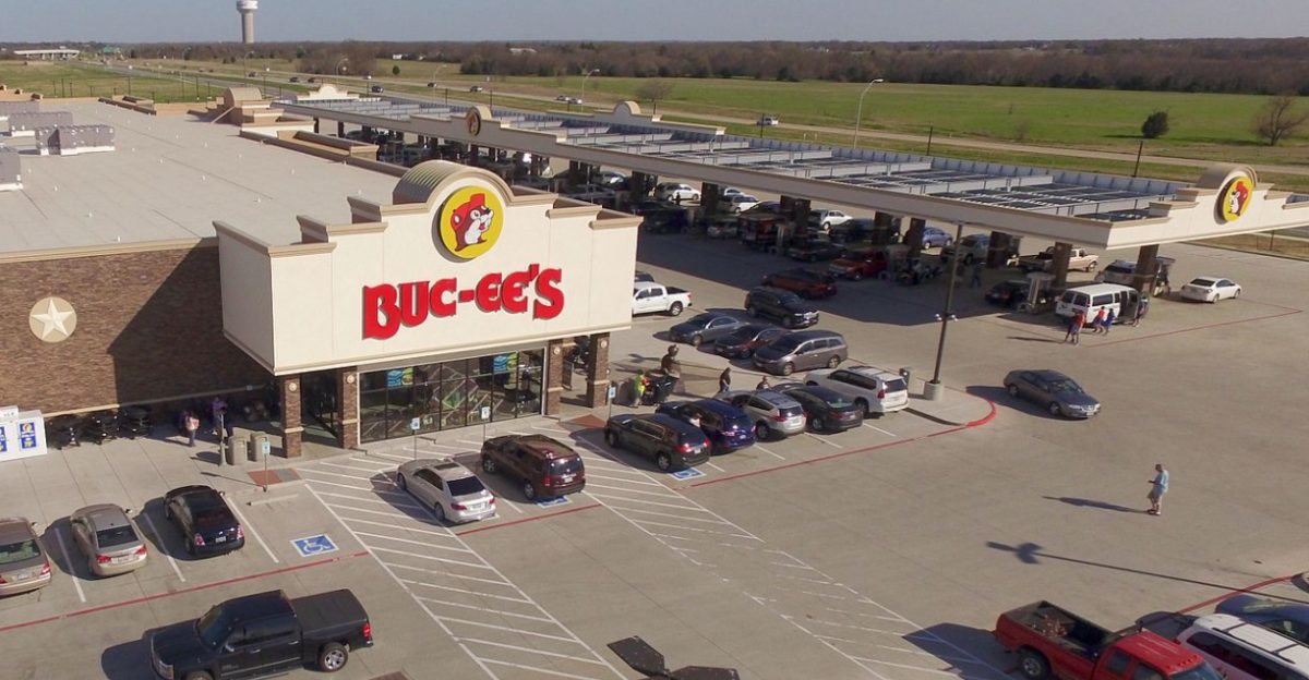 Buc-Ee s 80 plus gas pumps by Rantula Gresinde