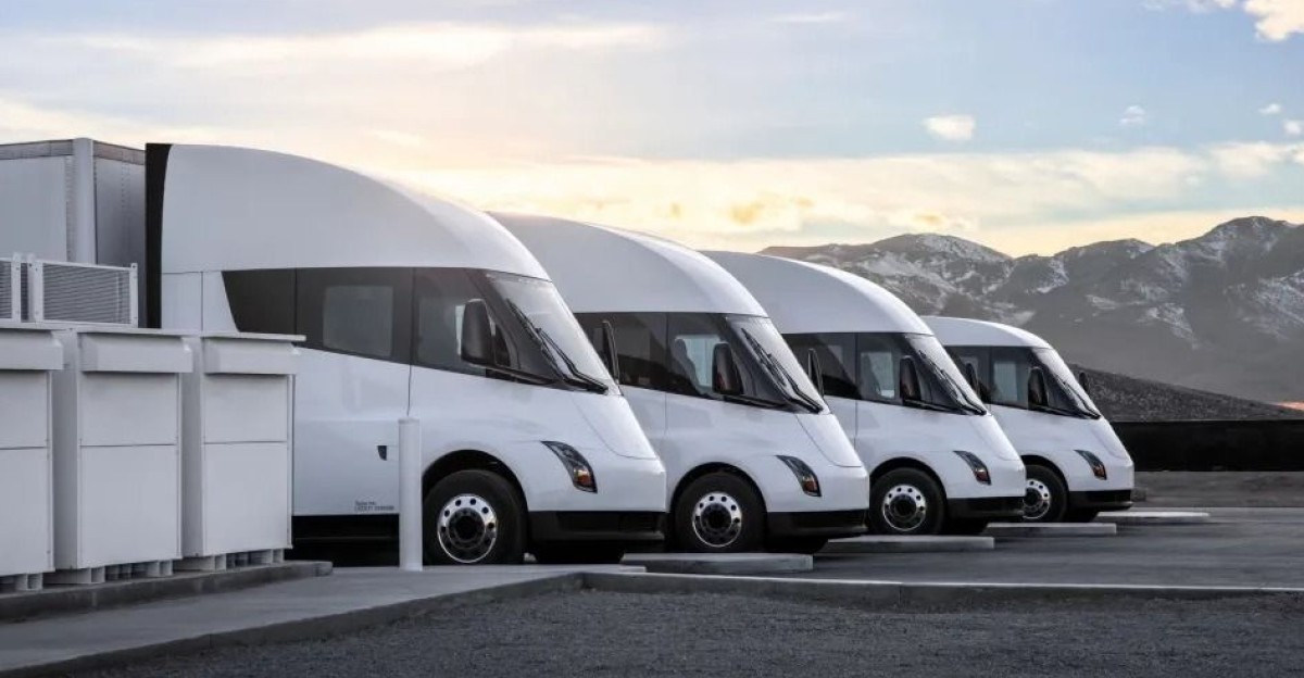 The Tesla Semi is going global Elon Musk just announced plans to bring the Semi to markets worldwide with full-scale production ramping up in 2025 Tesla s targeting 50 000 units per year for the Class 8 truck that s already making waves with its 500-mile range Are we witnessing the future of sustainable transport TeslaSemi ElectricTrucks SustainableTransport EVRevolution by IQFine