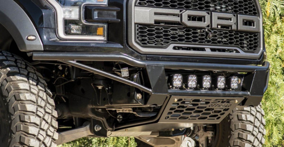 by Peerapat Sinlawat