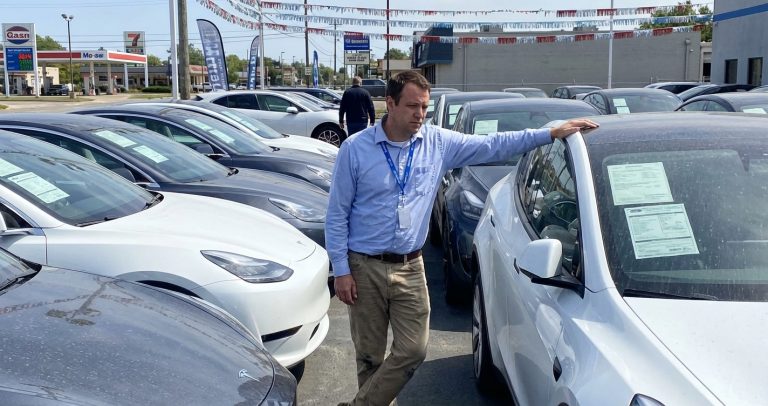 End Of $7,500 Federal Credit Triggers 41% EV Drop While Gas Cars Gain Track In America