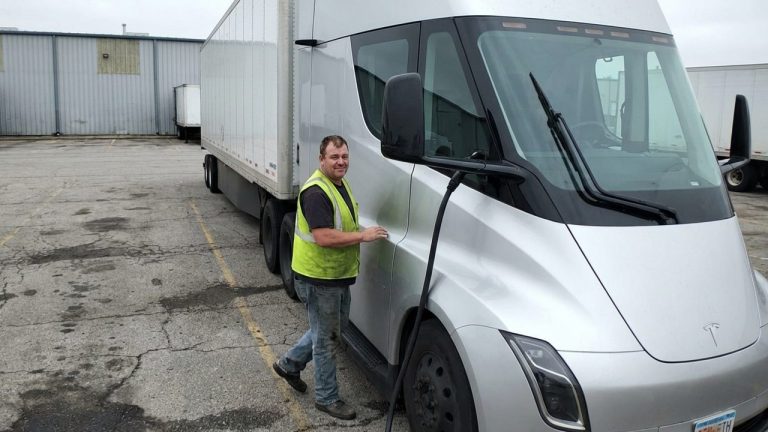 Tesla Semi’s “Up to 500 Miles” Claim Wins Over Truckers—And Puts Operating-Cost Math Front And Center
