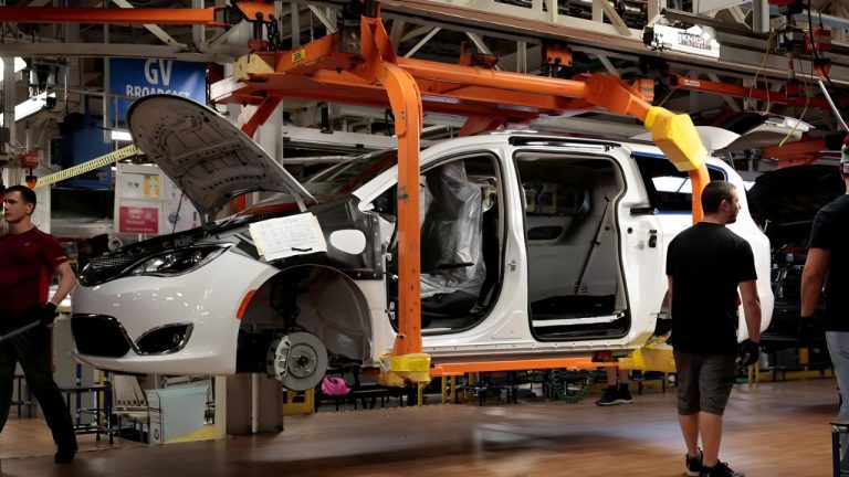 Budget Squeeze Expected As Chrysler’s 2027 Lineup Slashed 50%—Only The Expensive Minivan Survives