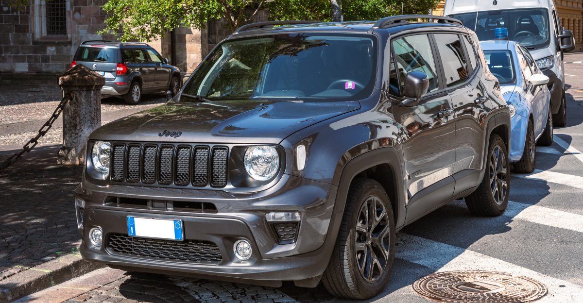 An unmarked Jeep Renegade of the Italian Polizia di Stato National Police