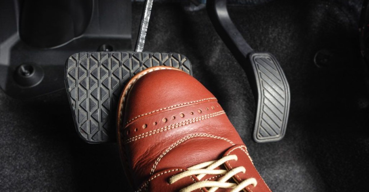 Times You Should Be Using Your Emergency Brake-And 3 Times You Shouldn t - It was one of the first things you learned in driver s ed so of course you know when to use your emergency brake or do you Car EmergencyBrake Cars Automotive by Reader s Digest