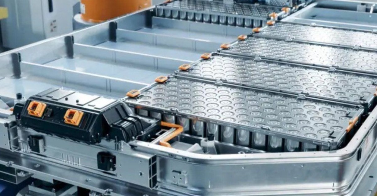 Battery prices fall 51 to 53 per kilowatt-hour EV prices will keep falling ev evnews electricvehicles by Salimkhoumchane