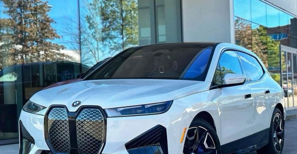 BMW IX xDrive40 EV SUV by Nycia Emerson