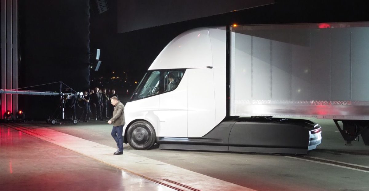 This is Tesla s big new all-electric truck - the Tesla Semi TechCrunch by mohammed iqbal
