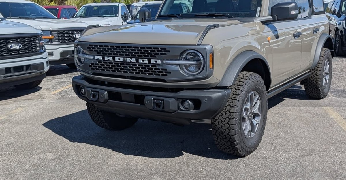 Ford Bronco Badlands by Sarasota Ford