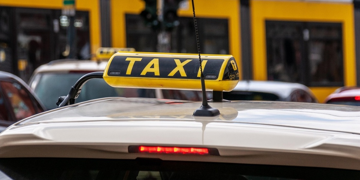 taxi, city, transport, urban, road, cab, vehicle, automobile, yellow, taxi, taxi, taxi, taxi, taxi