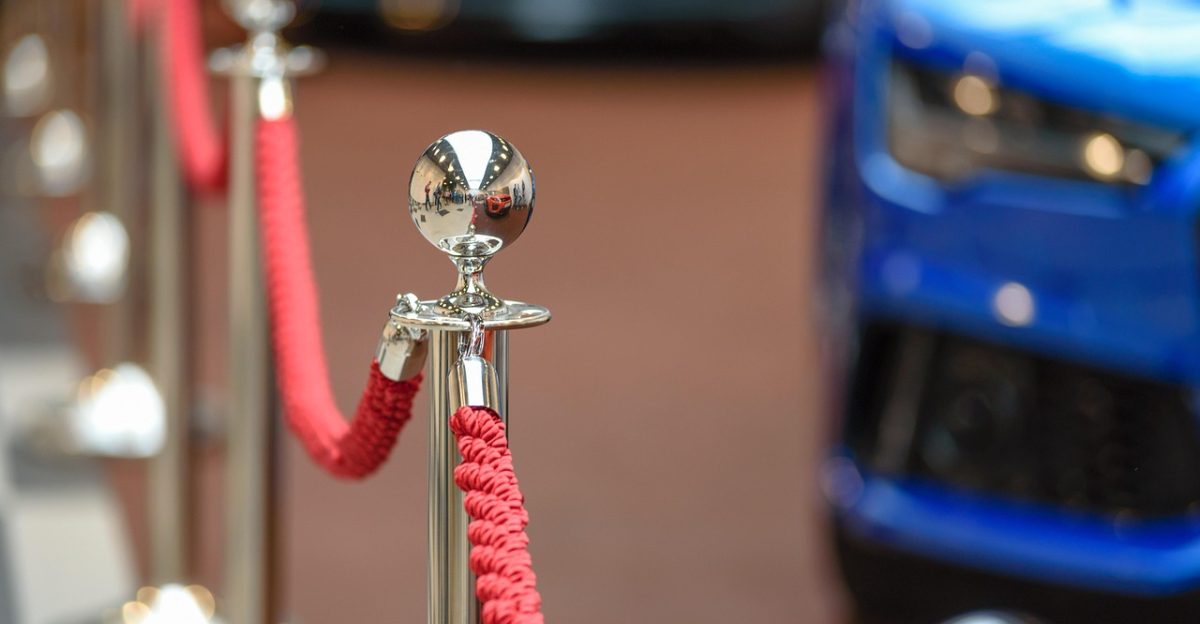 vip area red carpet the ceremony celebrity show car wallpapers car limousine railing luxury tv television journalists media exhibition actors oscar the hand of oscar transmission press vip known admired entrance attraction presentation