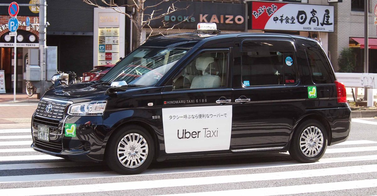 Fleet of Hinomaru Kotsu Taxi equipped Uber Taxi sticker