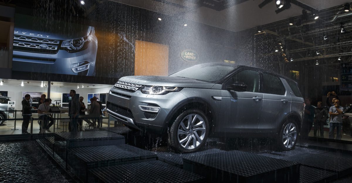 Jaguar Land Rover press conference the 2014 Paris Motor Show Reinforcing its commitment to product development and global expansion Jaguar Land Rover the UK s leading manufacturer of premium vehicles showcased its breakthrough Land Rover Discovery Sport and Jaguar XE models at the Paris Auto Show