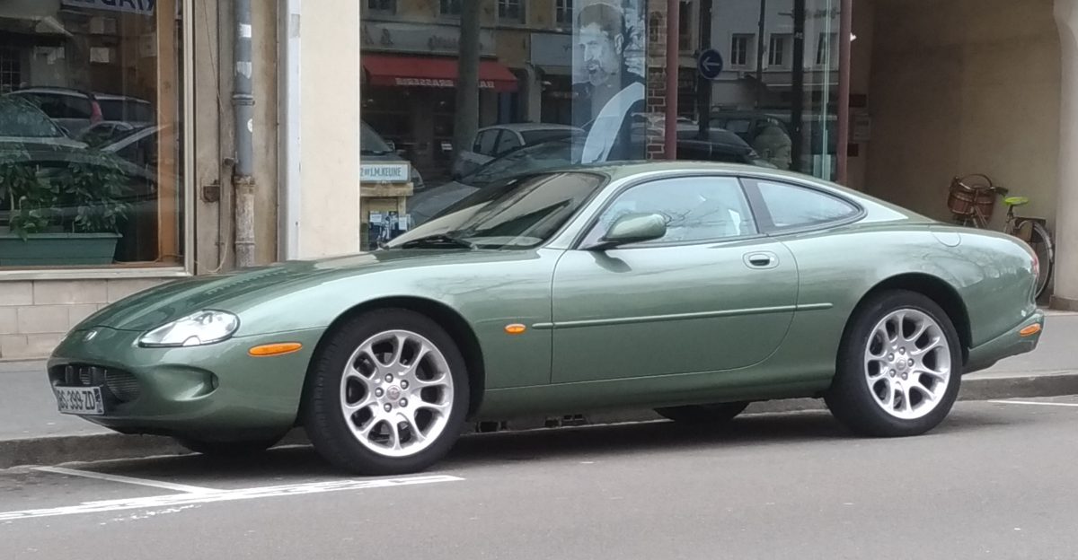 Jaguar XKR V8 4 0 363 hp at Chalon sur Saone