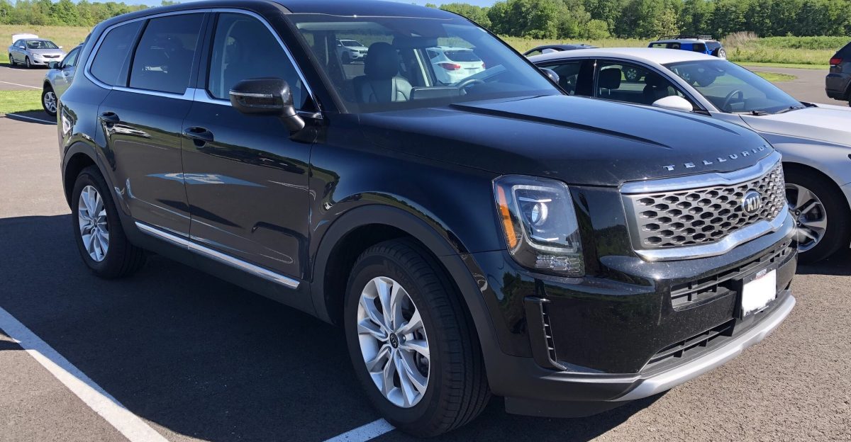 The front of a black Kia Telluride LX