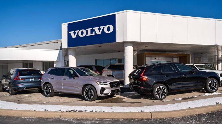 Highest Auto Tariffs Since 1963 Crush Volvo—68% Profit Gone, Stock Down 25%