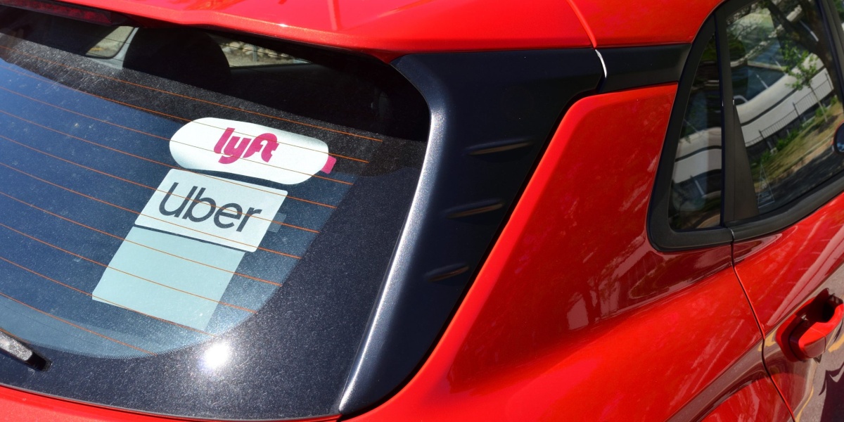 Lyft & Uber logos