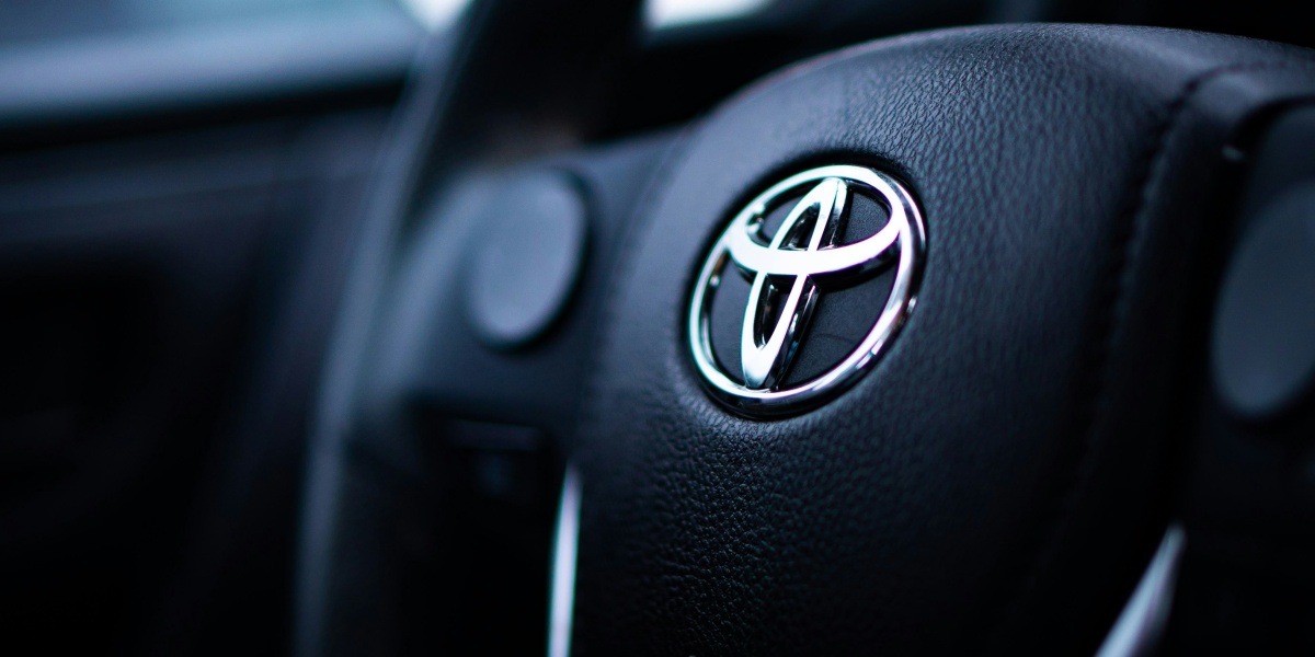 black toyota car steering wheel