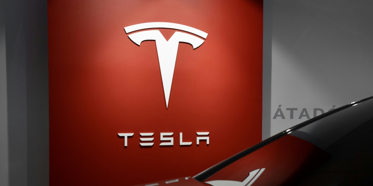 red and white x sign