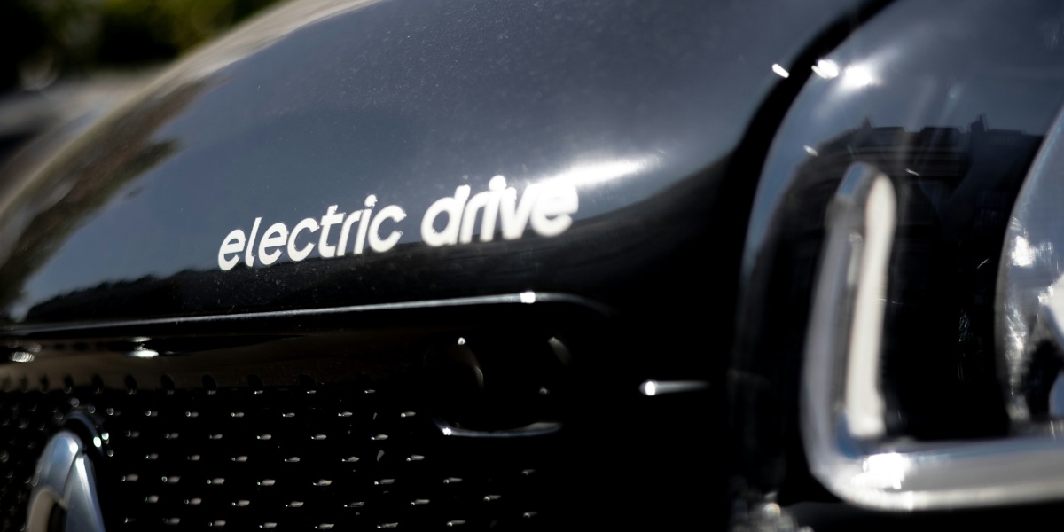 black mercedes benz c class