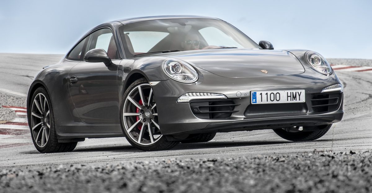 Test Drive for Diariomotor - Porsche 911 Carrera 4S vs Audi R8 Spyder