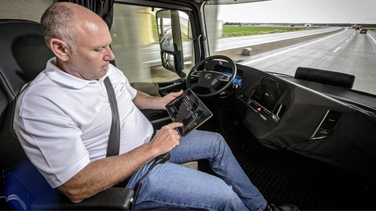 Driverless Truck Beats Human Driver by Half on 1,000-Mile Route