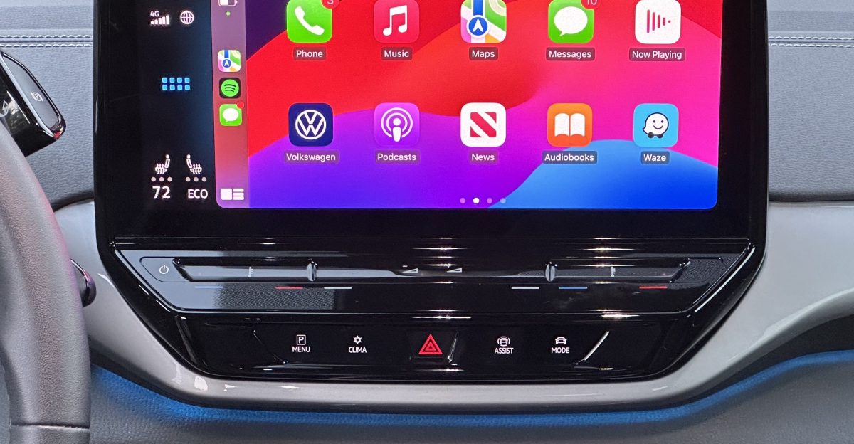 A photo of wireless Apple CarPlay running on a VW ID 4