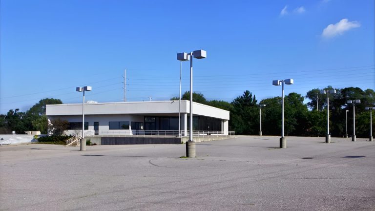 Thousands Of US Dealerships Face Closure In 6 Months—$0 Down And 0% Financing Can’t Move 3M Cars