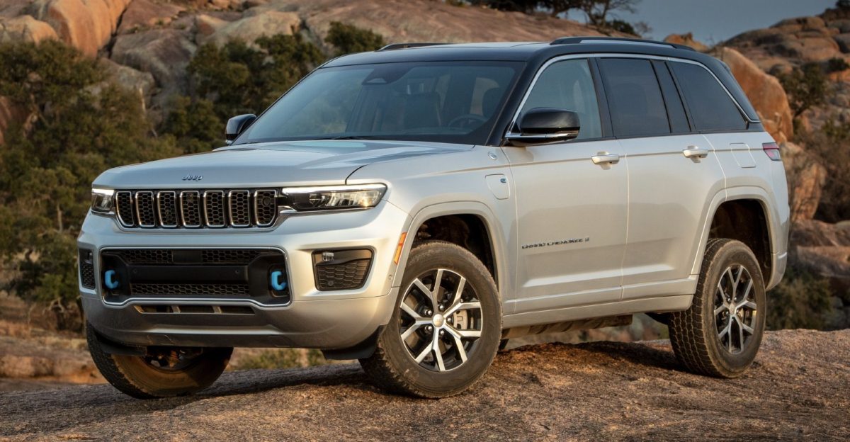 Jeep Grand Cherokee WL Overland 4XE PHEV Silver Zynith Black Roof 2-Row Short Wheelbase 4X4 by Scott Brawley