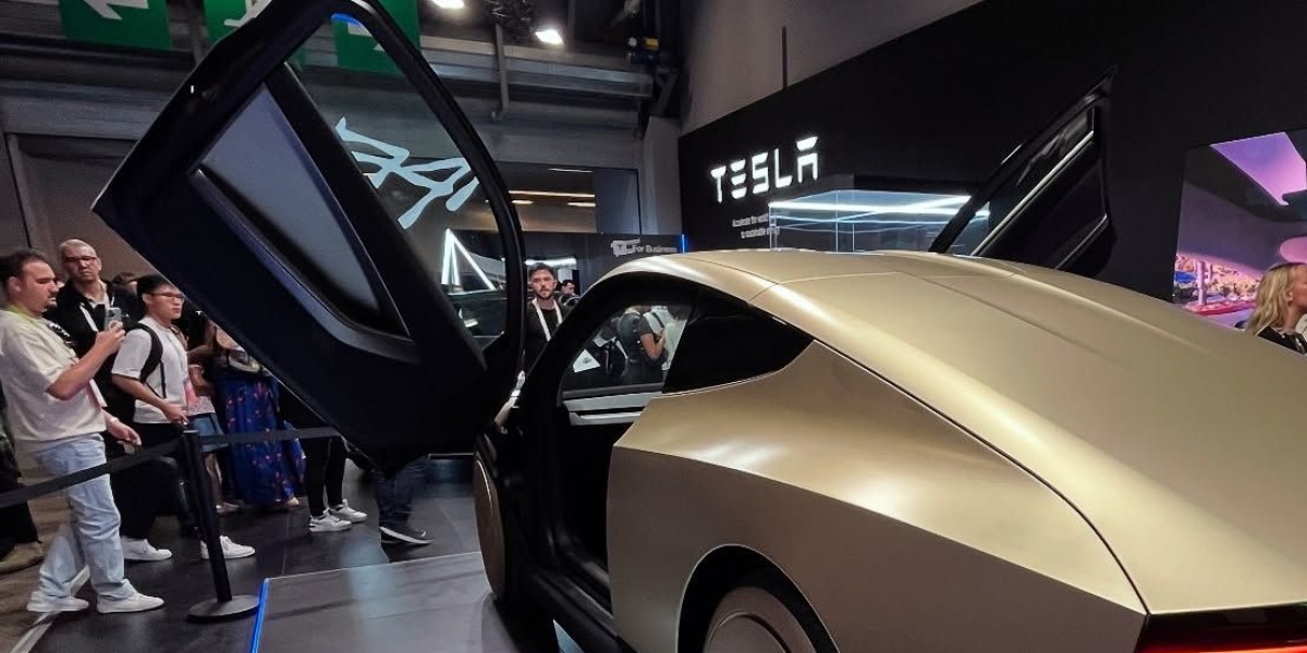 Bon faut dire, que niveau design c'est vraiment délirant !  #cybercab #tesla by AlexLecoolTech