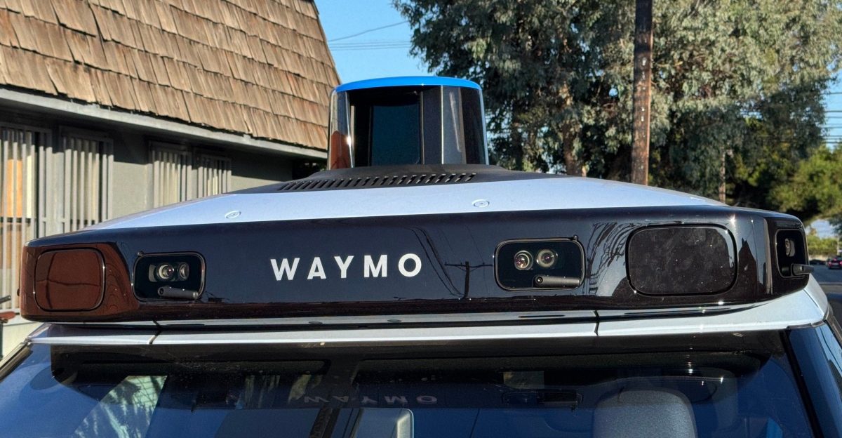 Waymo s New L A -Based Robotaxi Has 10 Windshield Wipers by MotorTrend