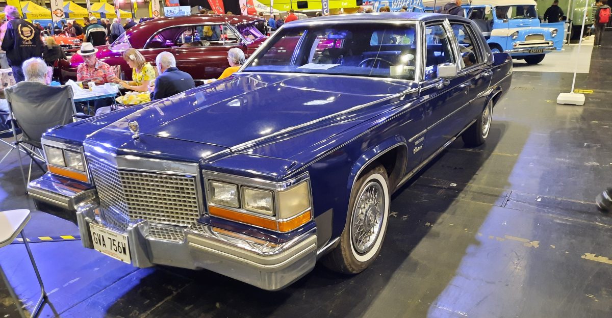 Cadillac Fleetwood Brougham d Elegance 6 0 V8