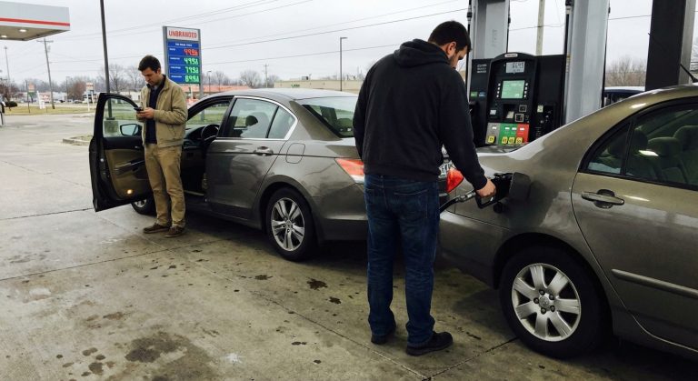 ‘Pump-Switching’ Scam Hits Gas Stations Nationwide—Scammers Found a 3-Second Trick