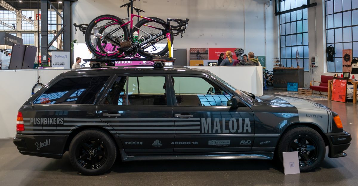 Steation wagon with road racing bicycles on a roof rack at Cyclingworld Europe 2024