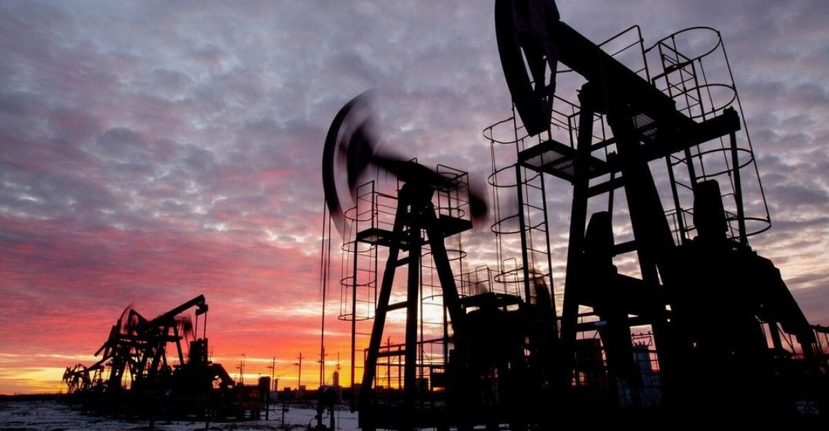 Brent the global crude oil benchmark is trading at a rare discount to its Middle Eastern counterpart as President Donald Trump cracks down on Russian barrels and a glut is forecast for later in the year by mohamed falouh