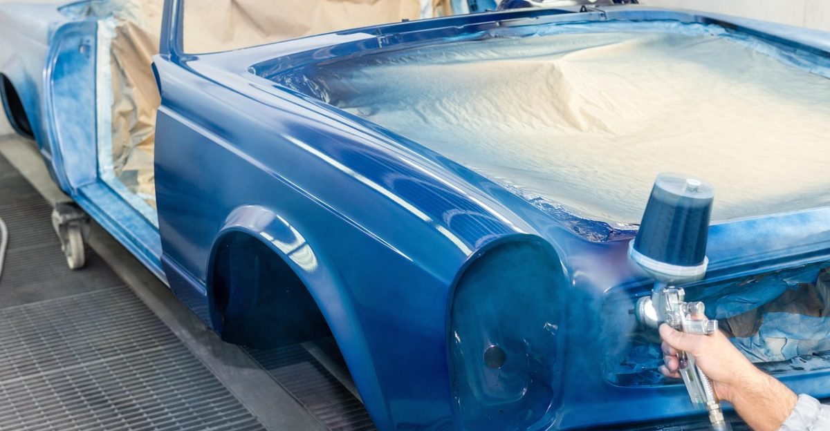 painter spray car oldtimer spray gun paint restoration repair auto automobile automotive vehicle old car wallpapers vintage service repair shop mercedes