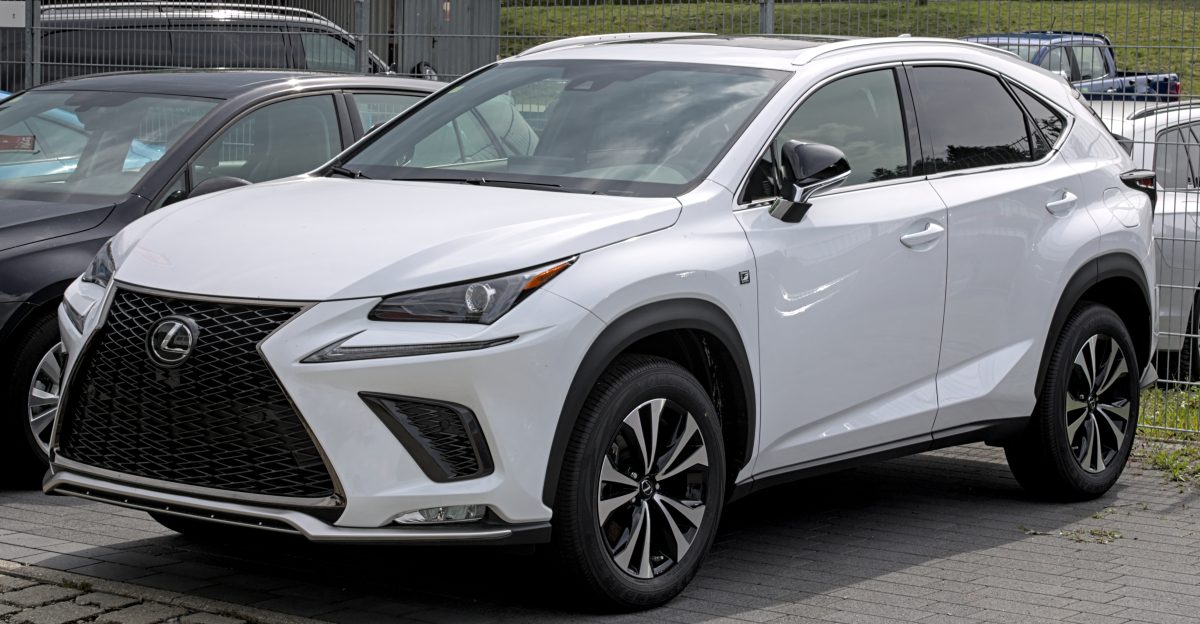 Lexus NX 300 AGZ10 in Stuttgart-Vaihingen