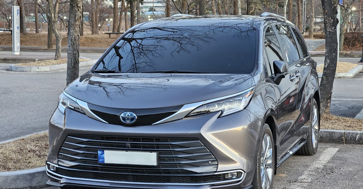 Gray Mica Metallic Toyota Sienna Hybrid Limited XL40 minivan